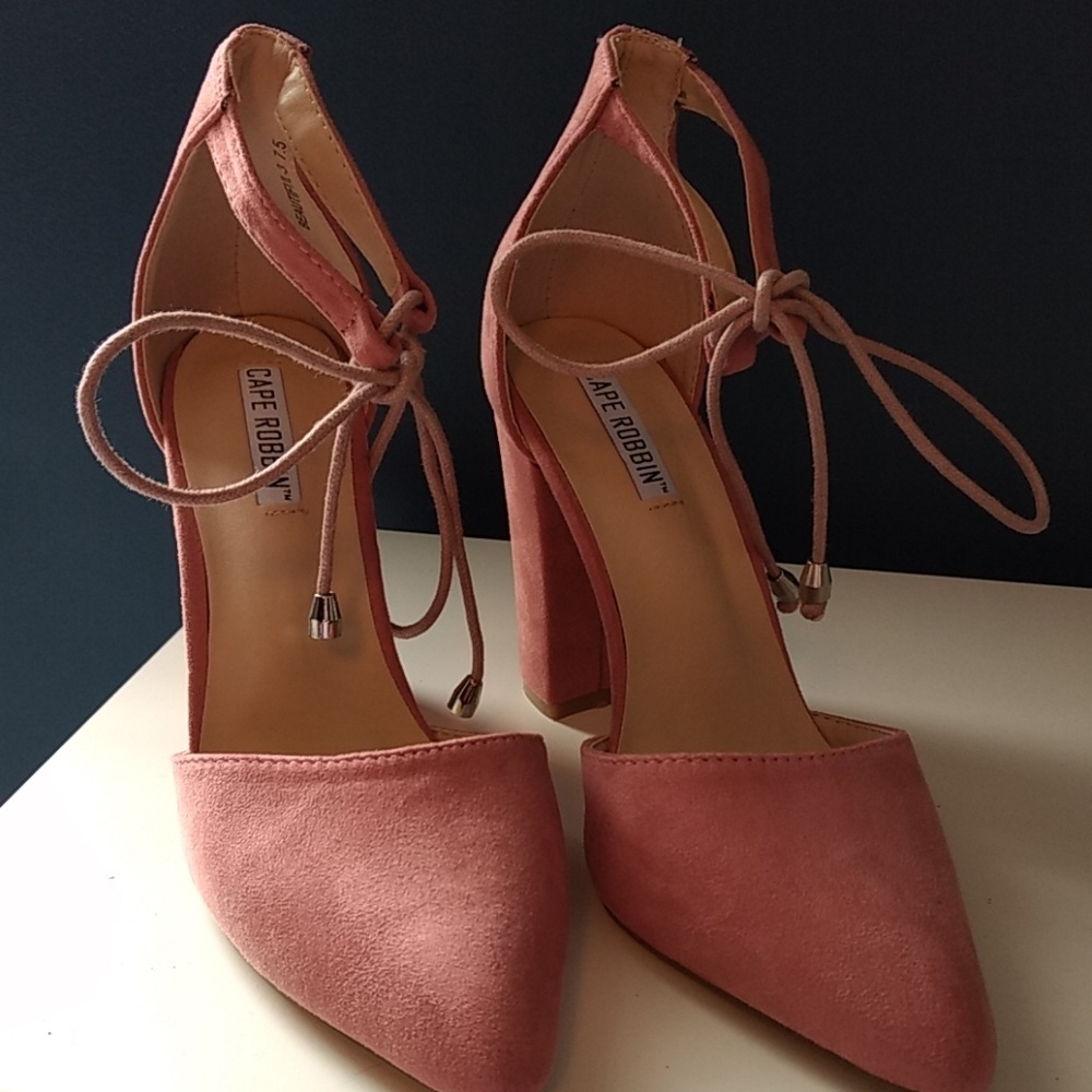 Cape Robbin blush suede shoes